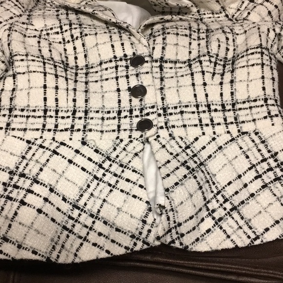 Size 8 blazer White House Black Market - Picture 3 of 4